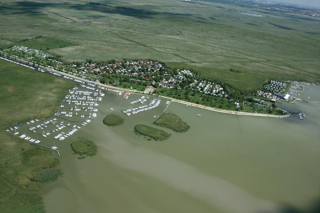 Gasthof-Pension Wein Breitenbrunn  Zewnętrze zdjęcie